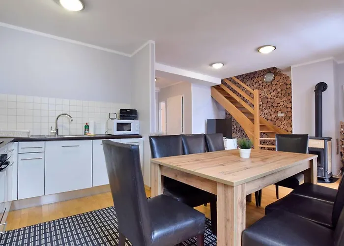 Karpatka 2 Przy Wyciagu Narciarskim 4 Dwie Lazinki *